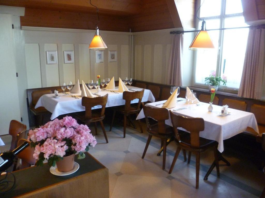 Hotel Speiserestaurant Bahnhof Guttingen Exterior photo