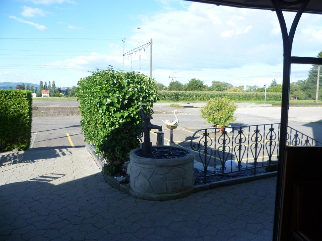 Hotel Speiserestaurant Bahnhof Guttingen Exterior photo