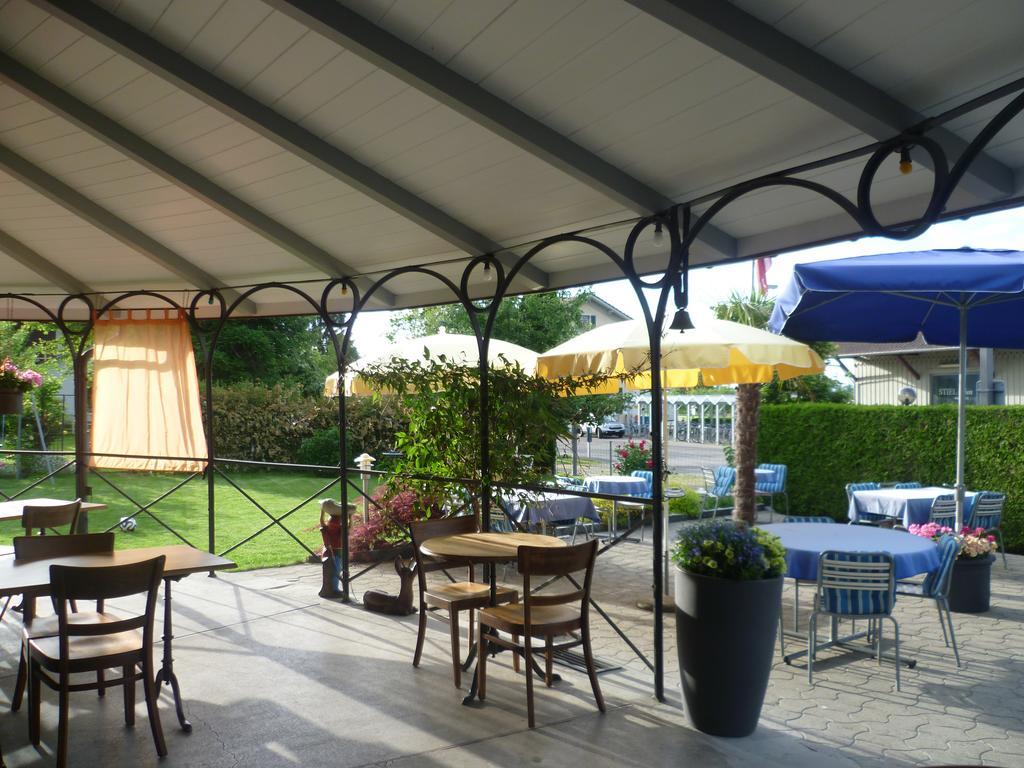 Hotel Speiserestaurant Bahnhof Guttingen Exterior photo